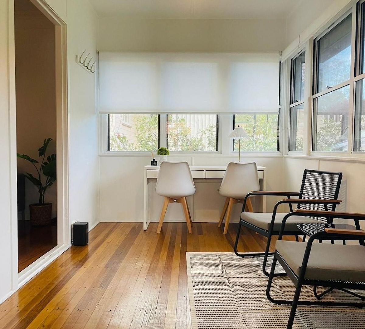 Cozy 4br Close To Schools & Shops&lookout *