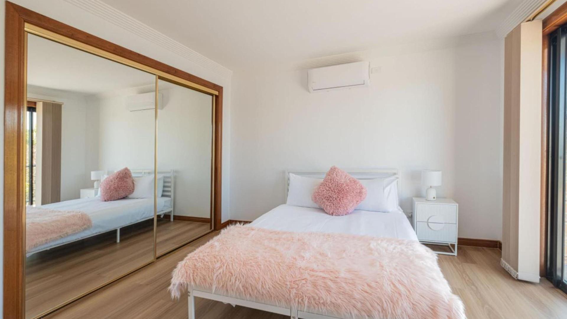 Holiday home 6bed Macgregor Brisbane