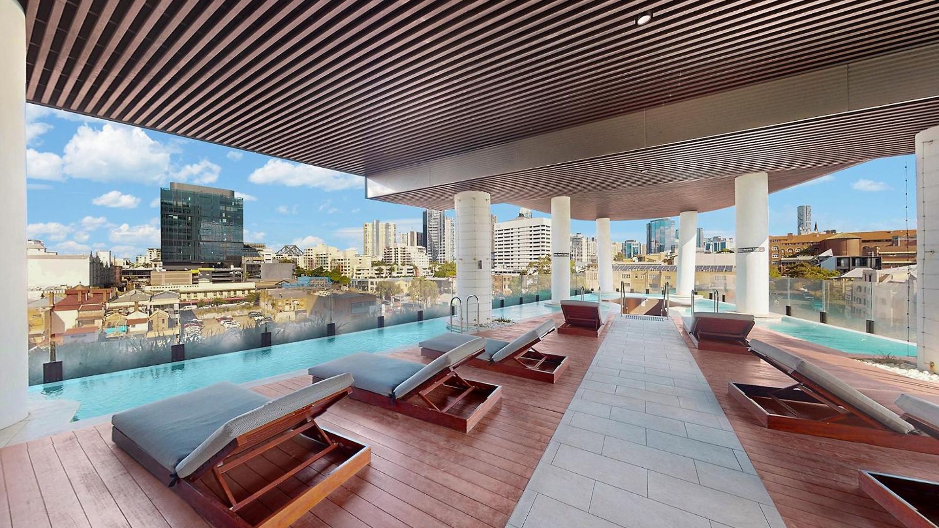 Stylish 2br With Story Bridge & Fireworks Views Apartment