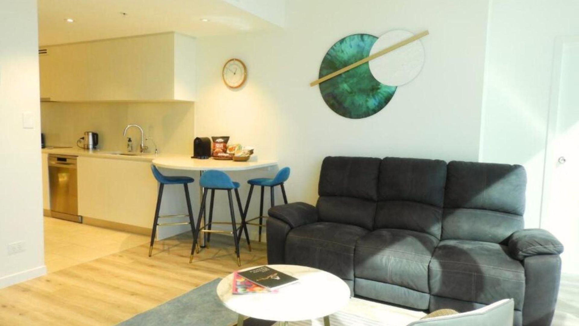Brisbane's Highest Rated 3 Bedroom Luxury -above 60th Floor- Incredible Views In Skytower, Brisbane's Tallest Building -complimentary Wifi, Drinks, Snacks & Streaming Access Brisbane