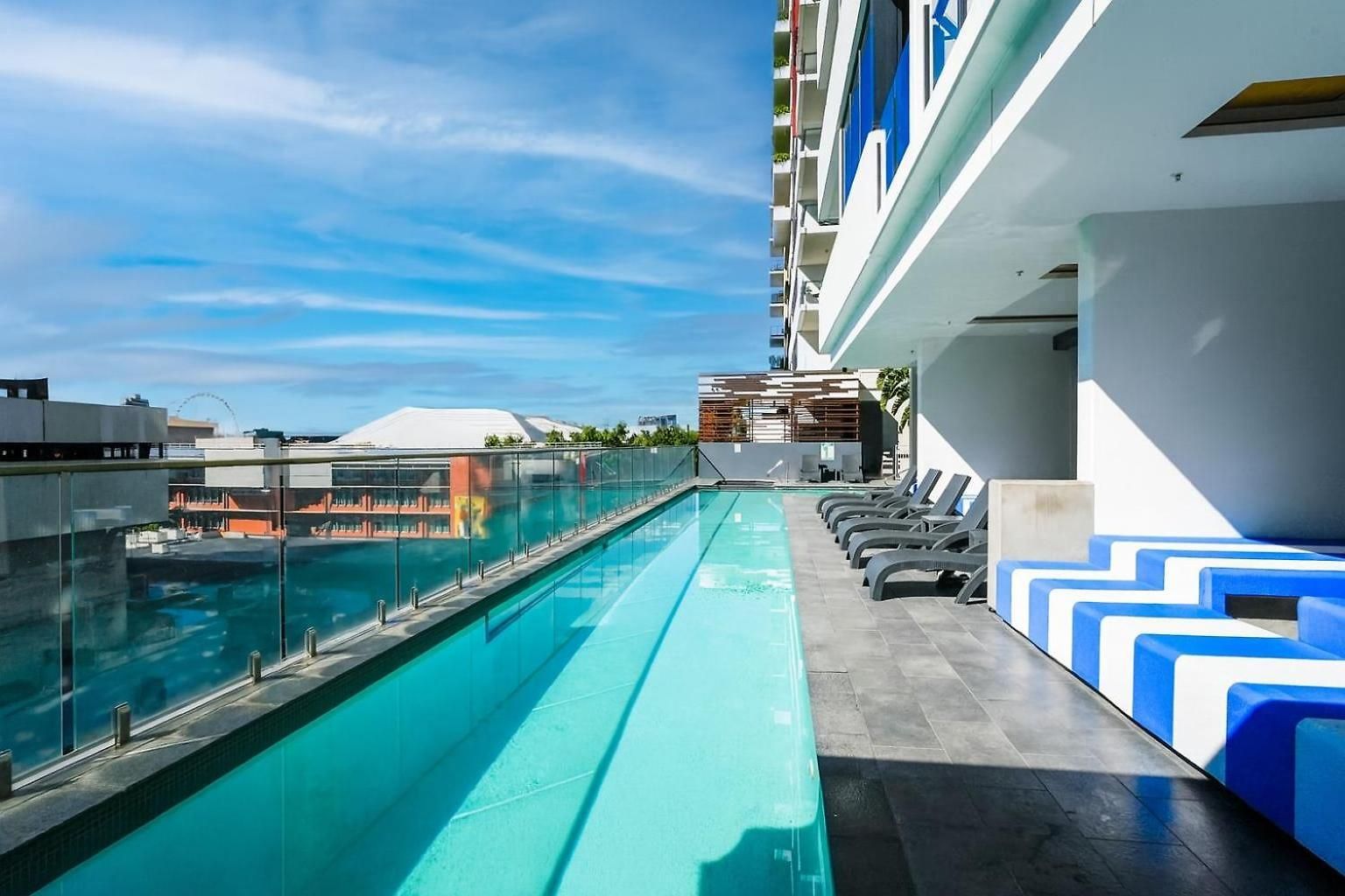 The Perfect Location Gym, Pool & Parking M22 *