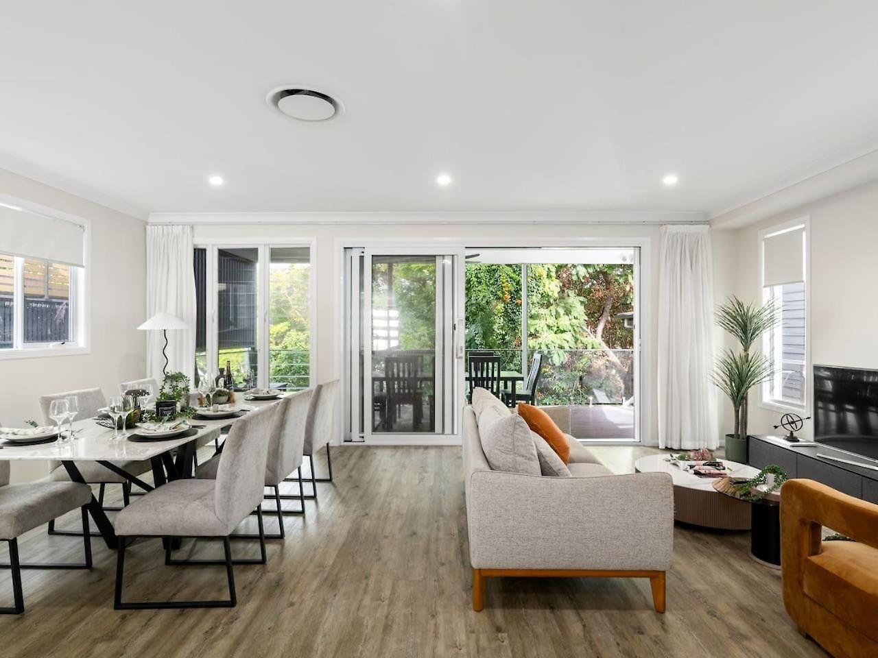 Spacious 4-bedroom Bardon Retreat Across 2 Levels