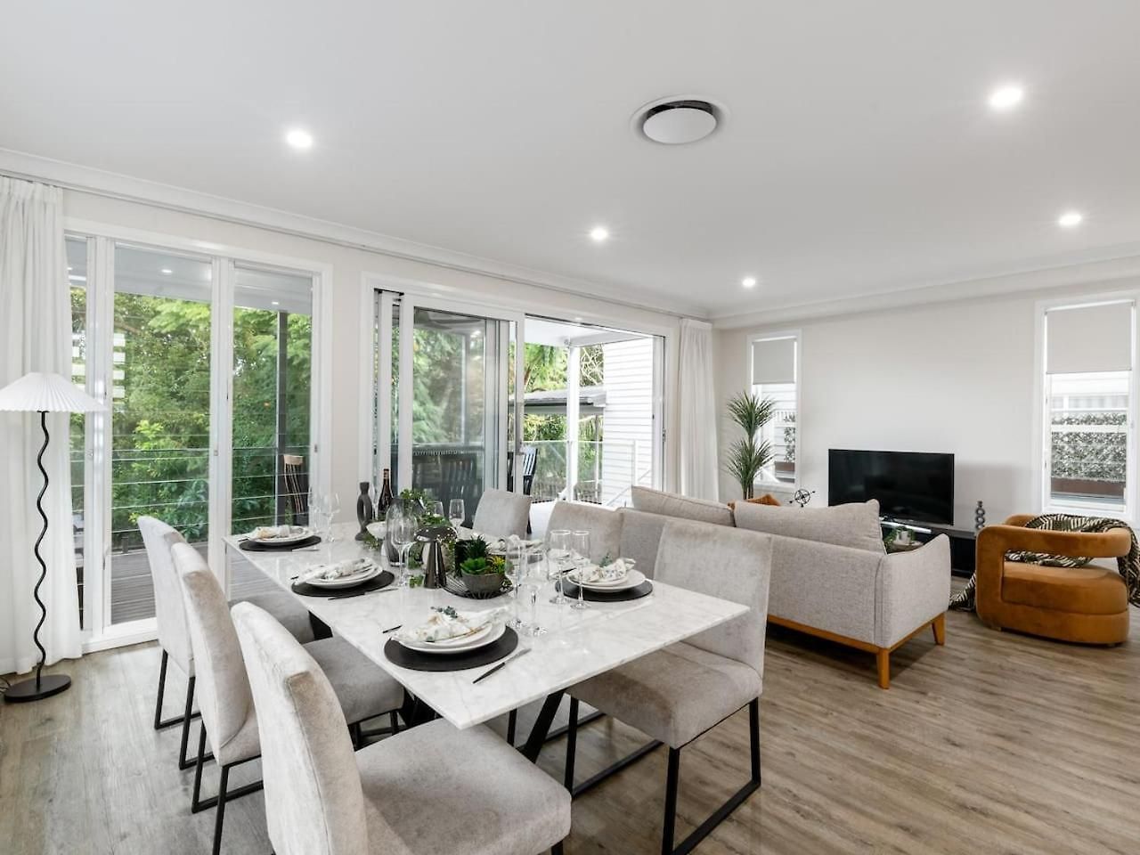 Spacious 4-bedroom Bardon Retreat Across 2 Levels *