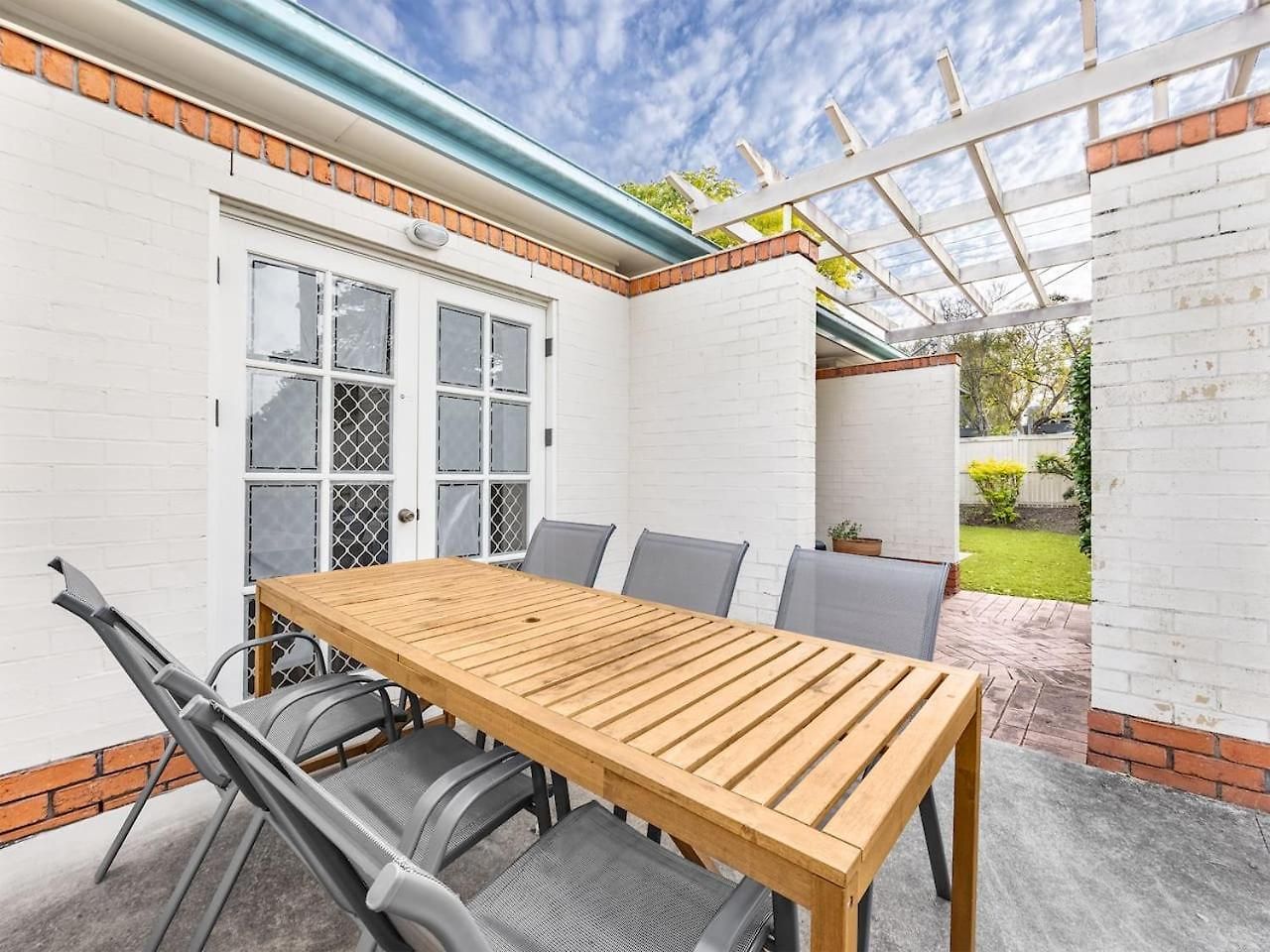 Holiday home Cozy Hub Near Food Fusion Family Business Ideal Brisbane