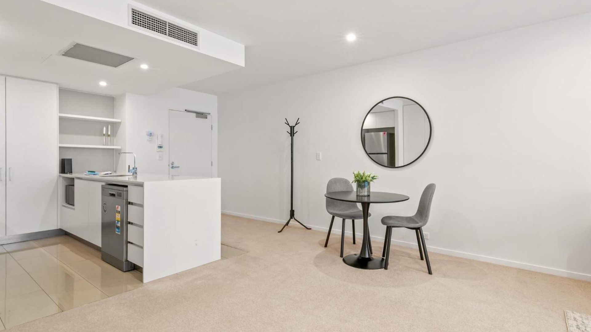 West End Flat With Pool And Bbq Access Apartment *