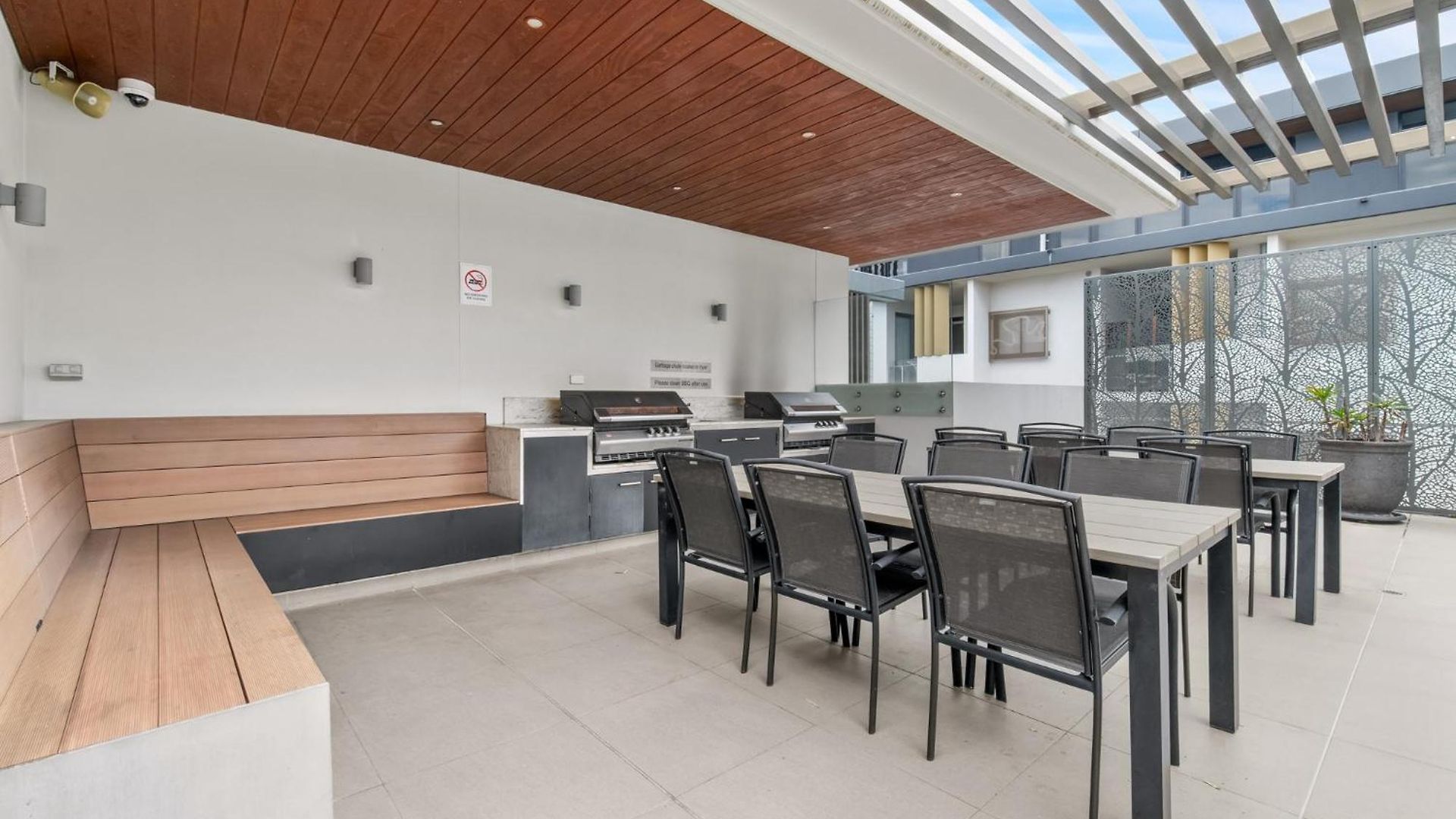 West End Flat With Pool And Bbq Access *