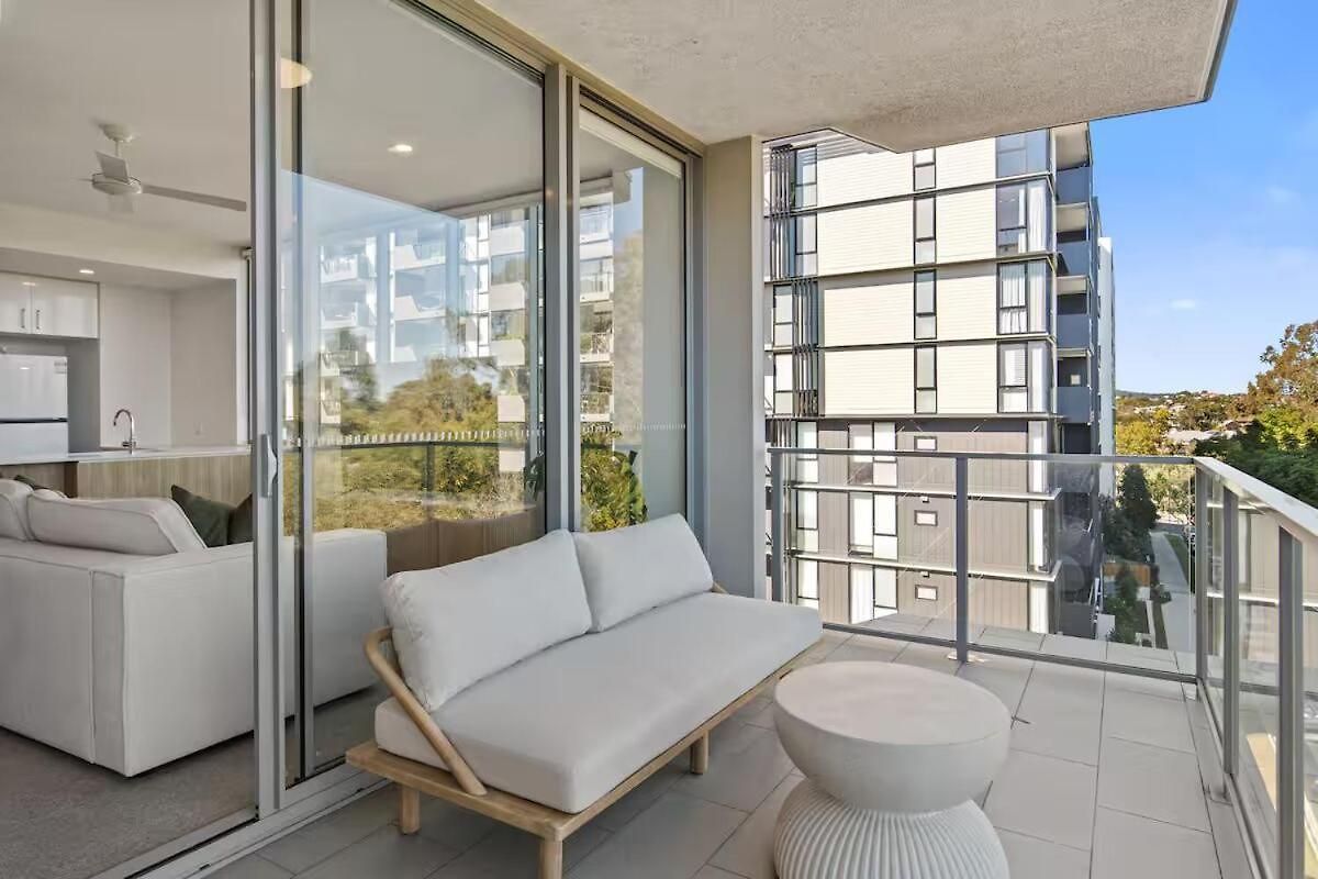 Peaceful With Parking Apartment Brisbane
