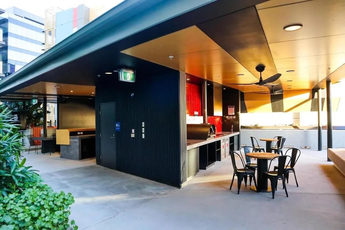 Apartment Sunny & Convenient, Terraces Bowen Hills *