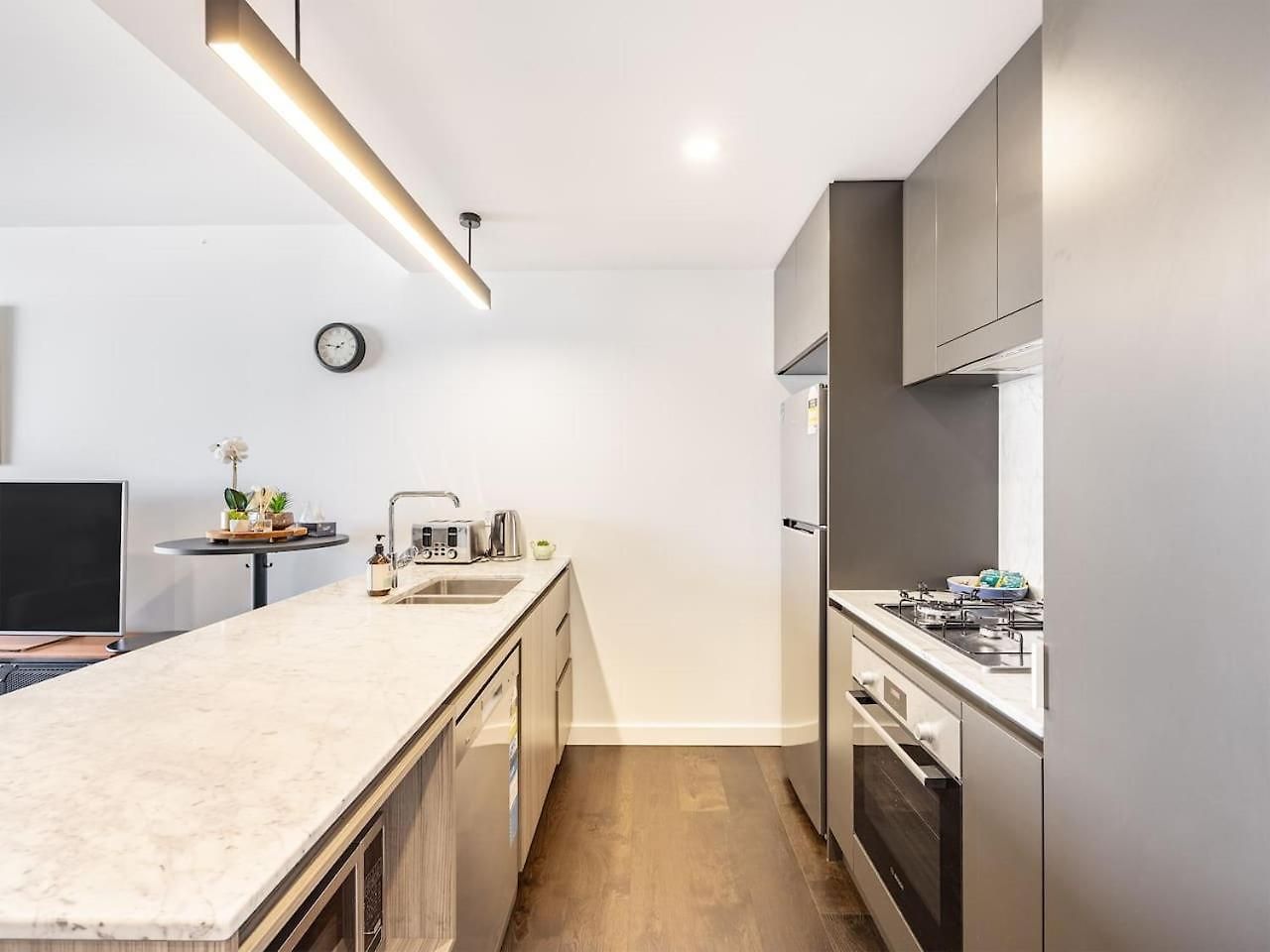 Apartment South Bank View Pool Free Parking