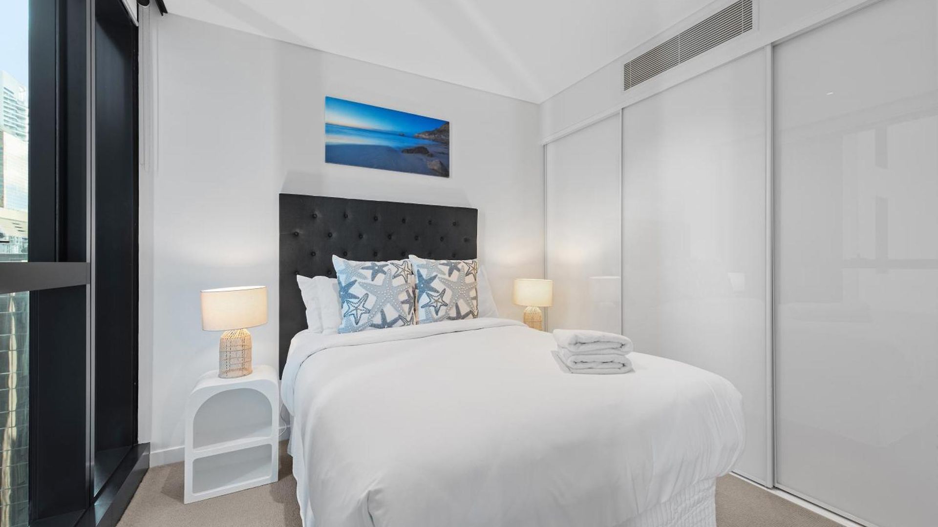 Stylish 2br - Tallest Building In Pool, Gym Apartment Brisbane