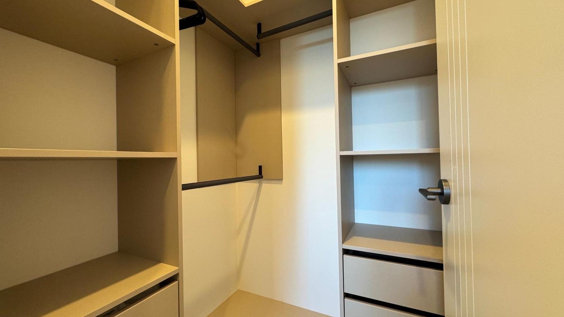 Luxe 2b2b Walk To Sunnybank Market Square Holiday home