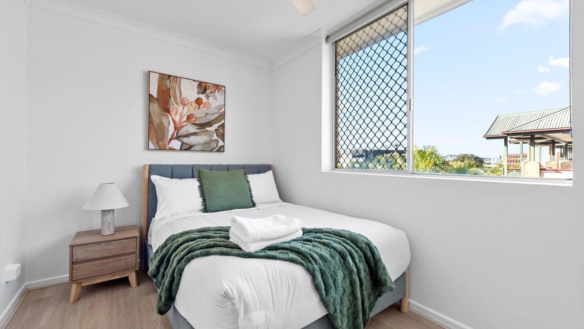 Comfy 2br Near Hospitals, Qut And Cbd With Parking! Apartment *