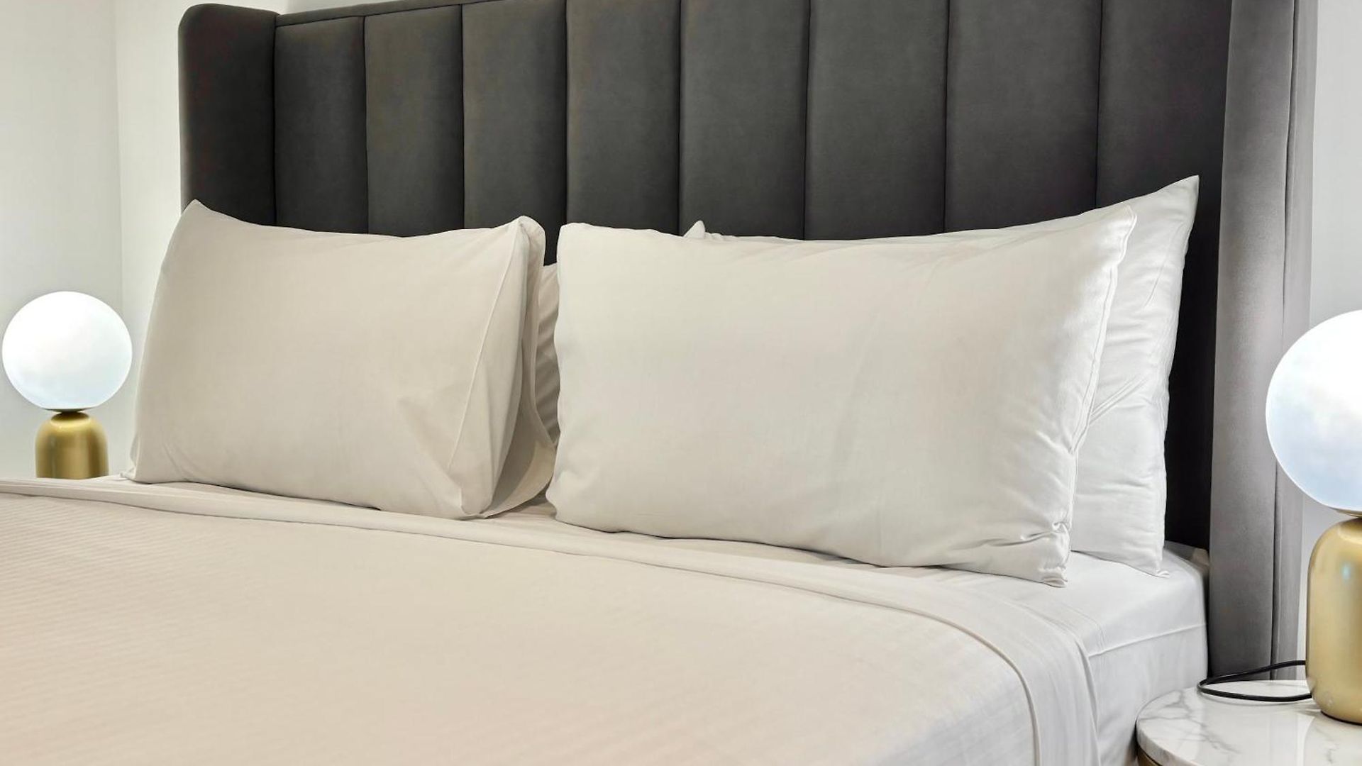 Brisbane's Highest Rated 3 Bedroom Luxury -above 60th Floor- Incredible Views In Skytower, Brisbane's Tallest Building -complimentary Wifi, Drinks, Snacks & Streaming Access Brisbane