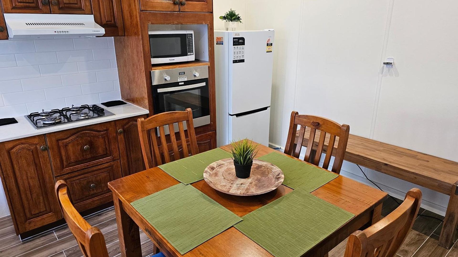 6 Mins To City-stylish Retreat *