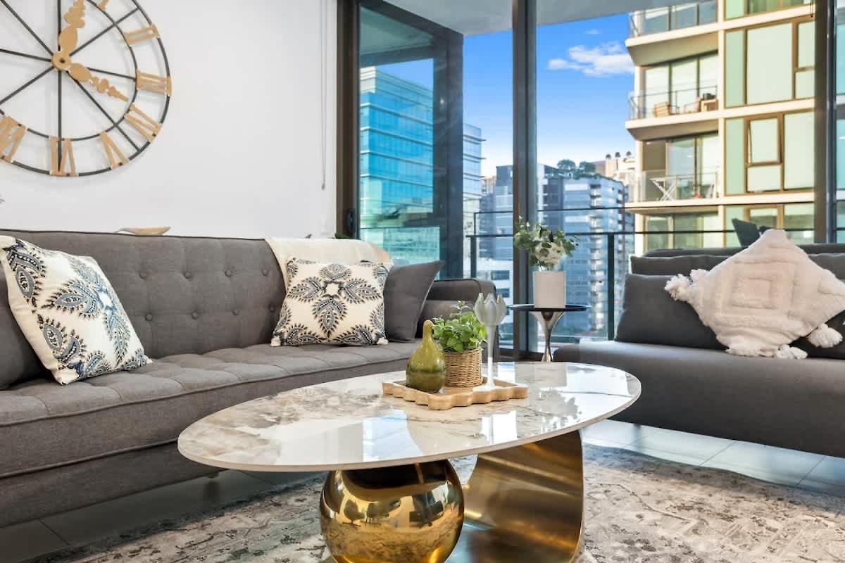 Spacious 2br - Free Parking & Balcony & Pool Brisbane