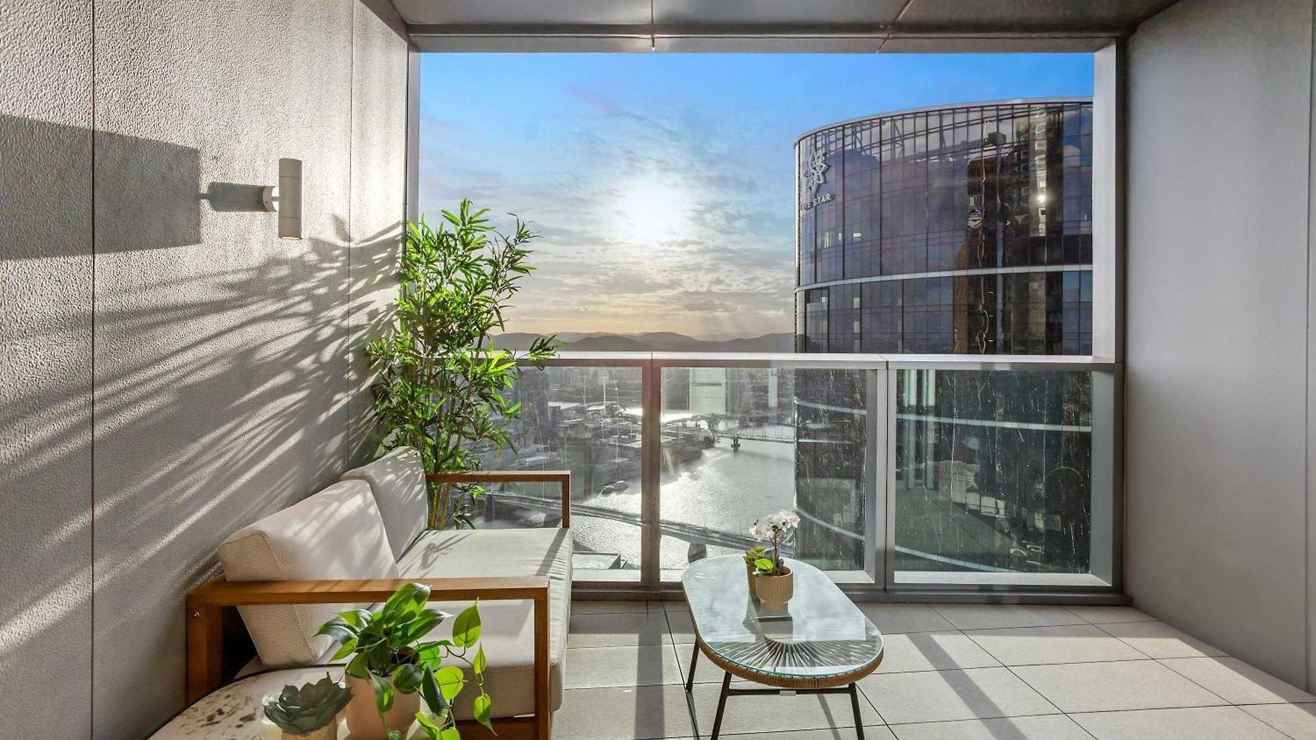 Iconic Views - Queen's Wharf 1br - Casino & South Bank Apartment *