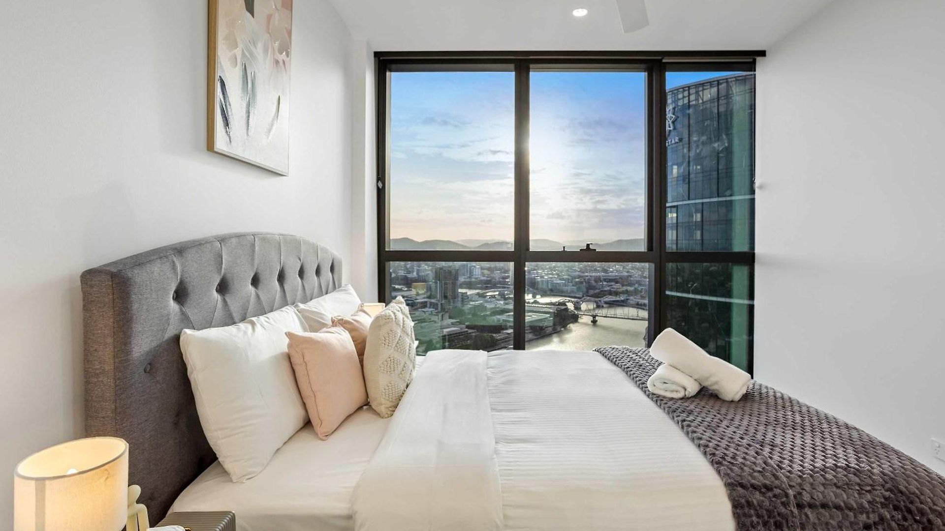 Iconic Views - Queen's Wharf 1br - Casino & South Bank Apartment