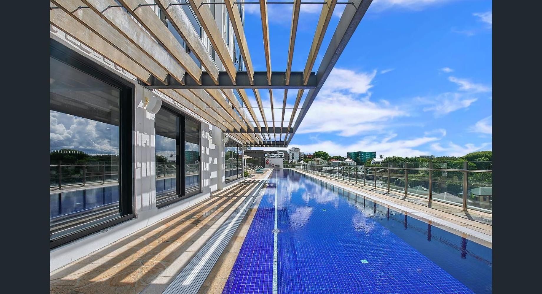 Bright Cbd 2 Bedroom Resort-style Escape Brisbane