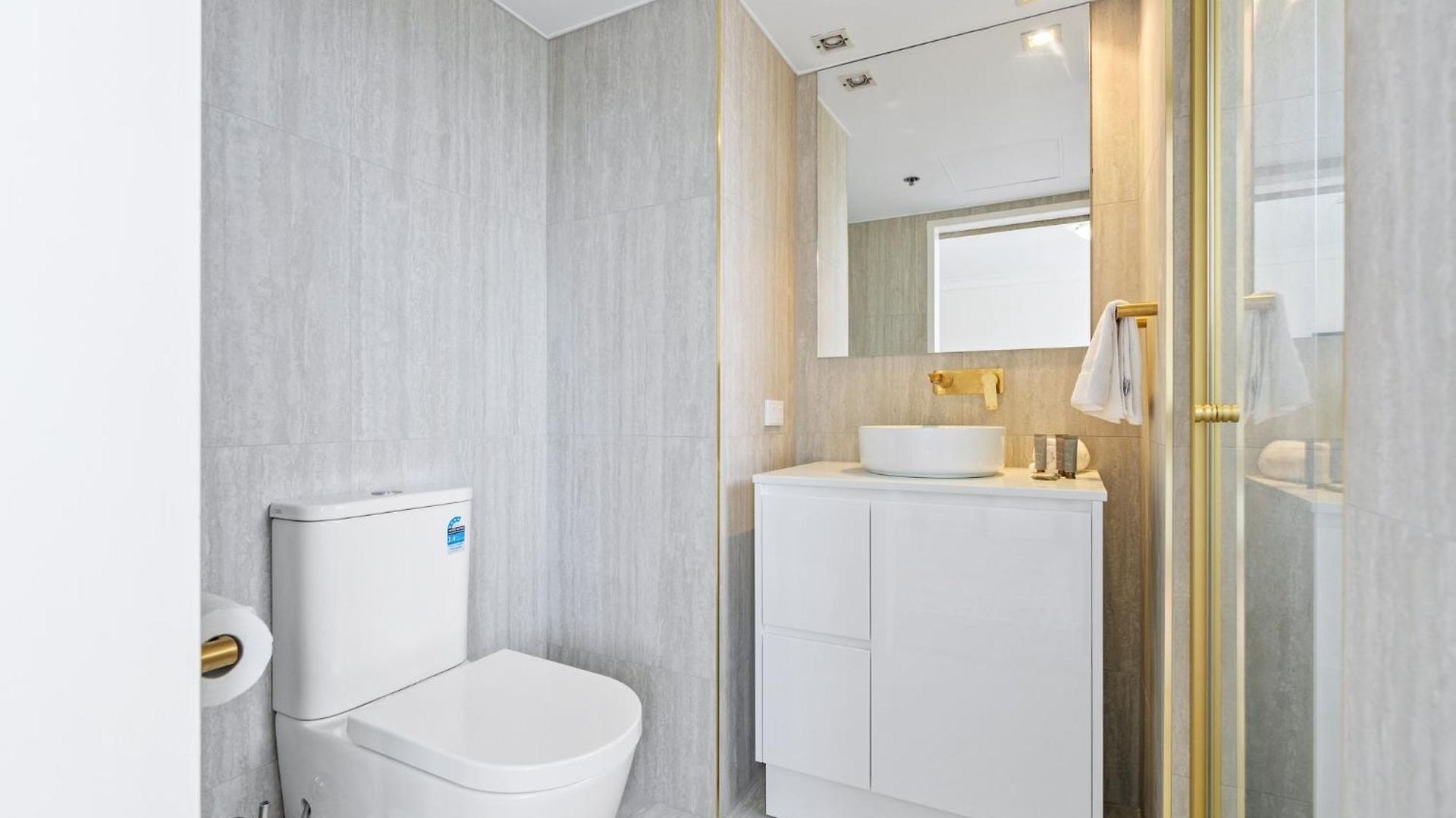 Stylish In The Heart Of Apartment
