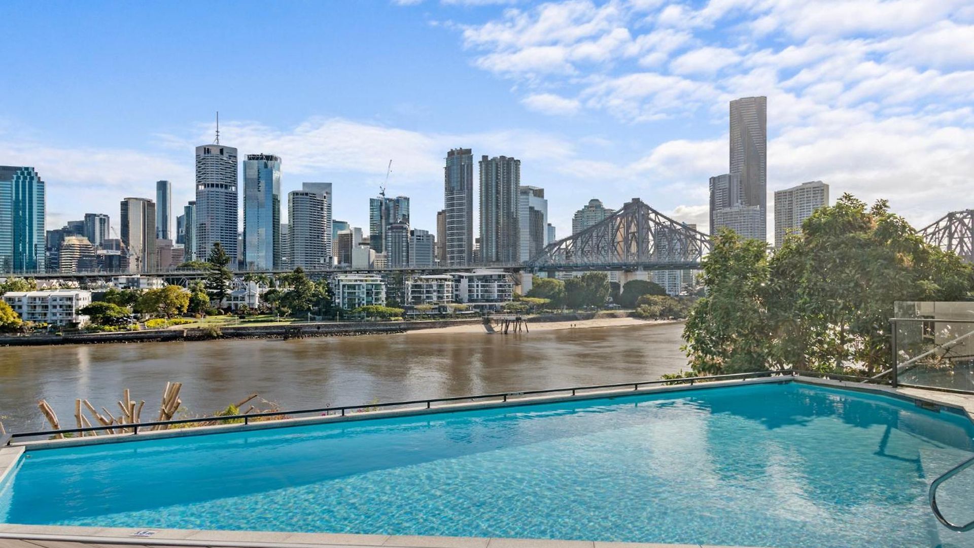 Riverfront Residences New Farm Apartment *