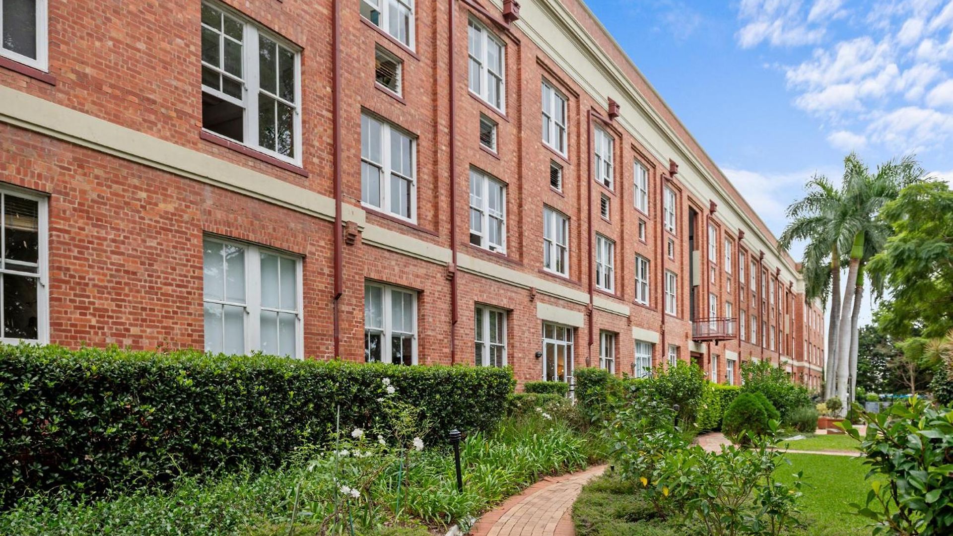 Woolstore Riverfront Teneriffe * Brisbane