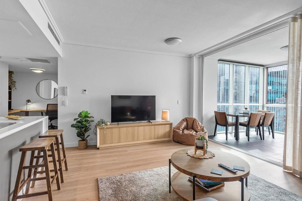 Apartment Hot In The 2bed-2bath-2car-study-pool-views Brisbane