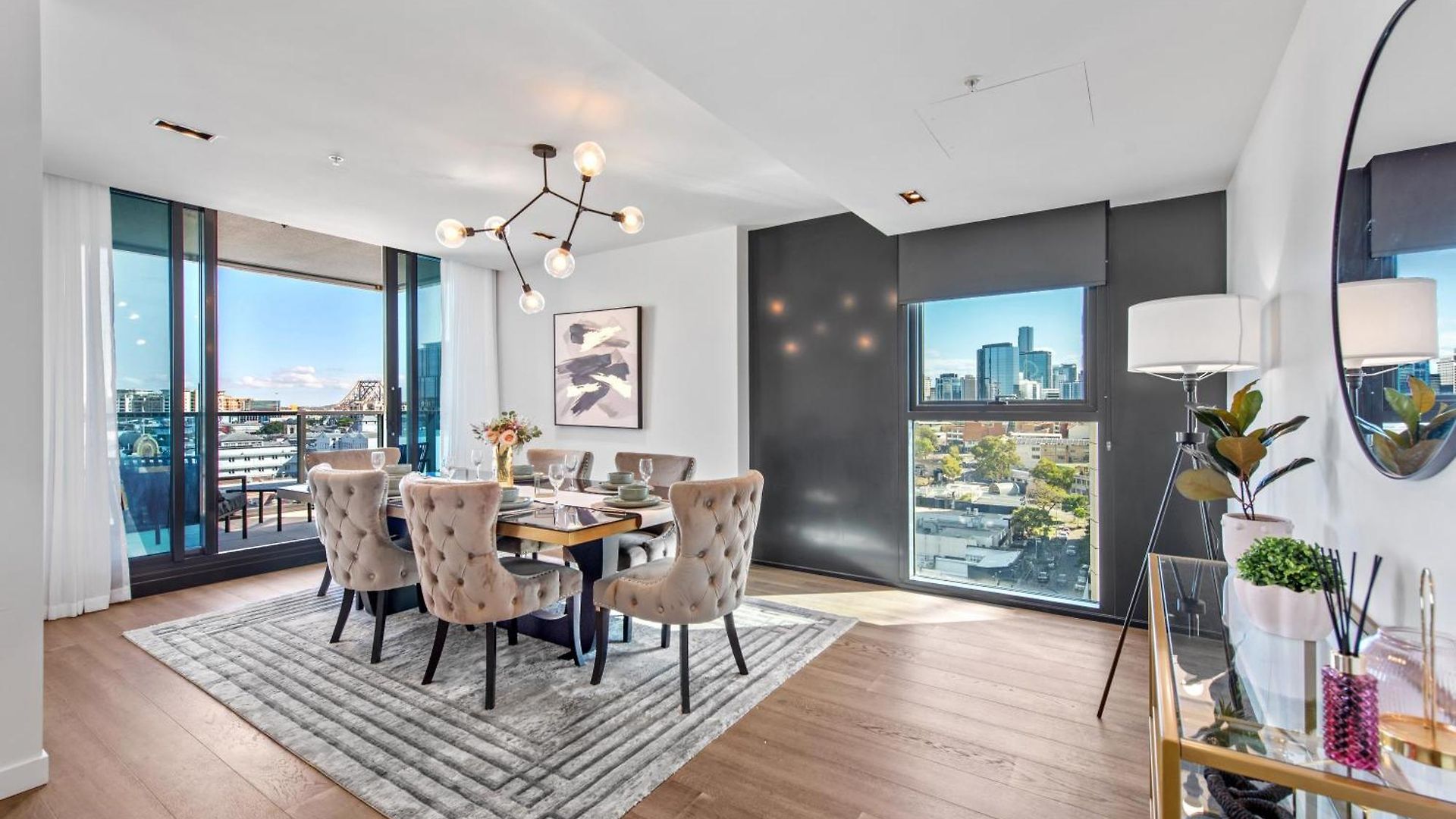 Luxe 3br With Views, Car Park And Rooftop Pool *