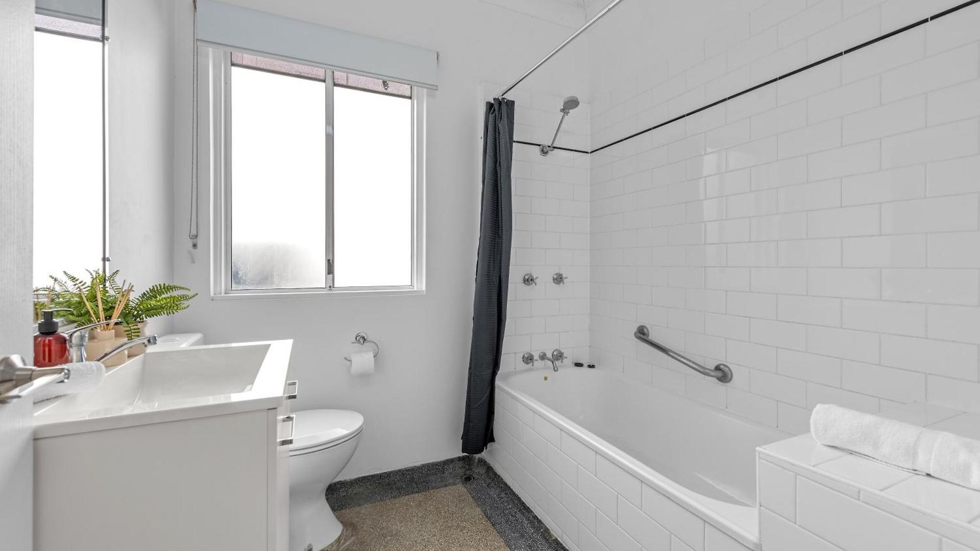 Apartment Stylish Centre - Short Walk To Hosp