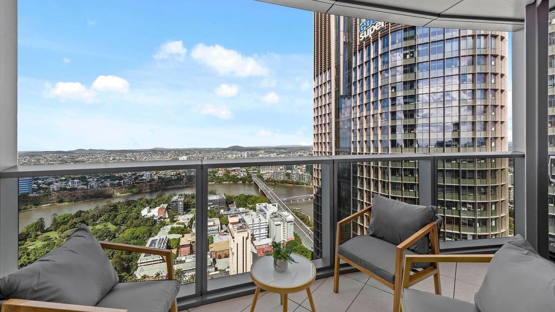Queens Wharf - Luxe 2br With Stunning Views & Pool Apartment