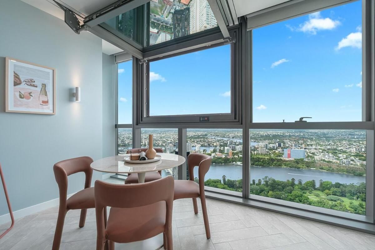 Apartment Diamonds Are Forever 1bed-1bath-parking-views Brisbane