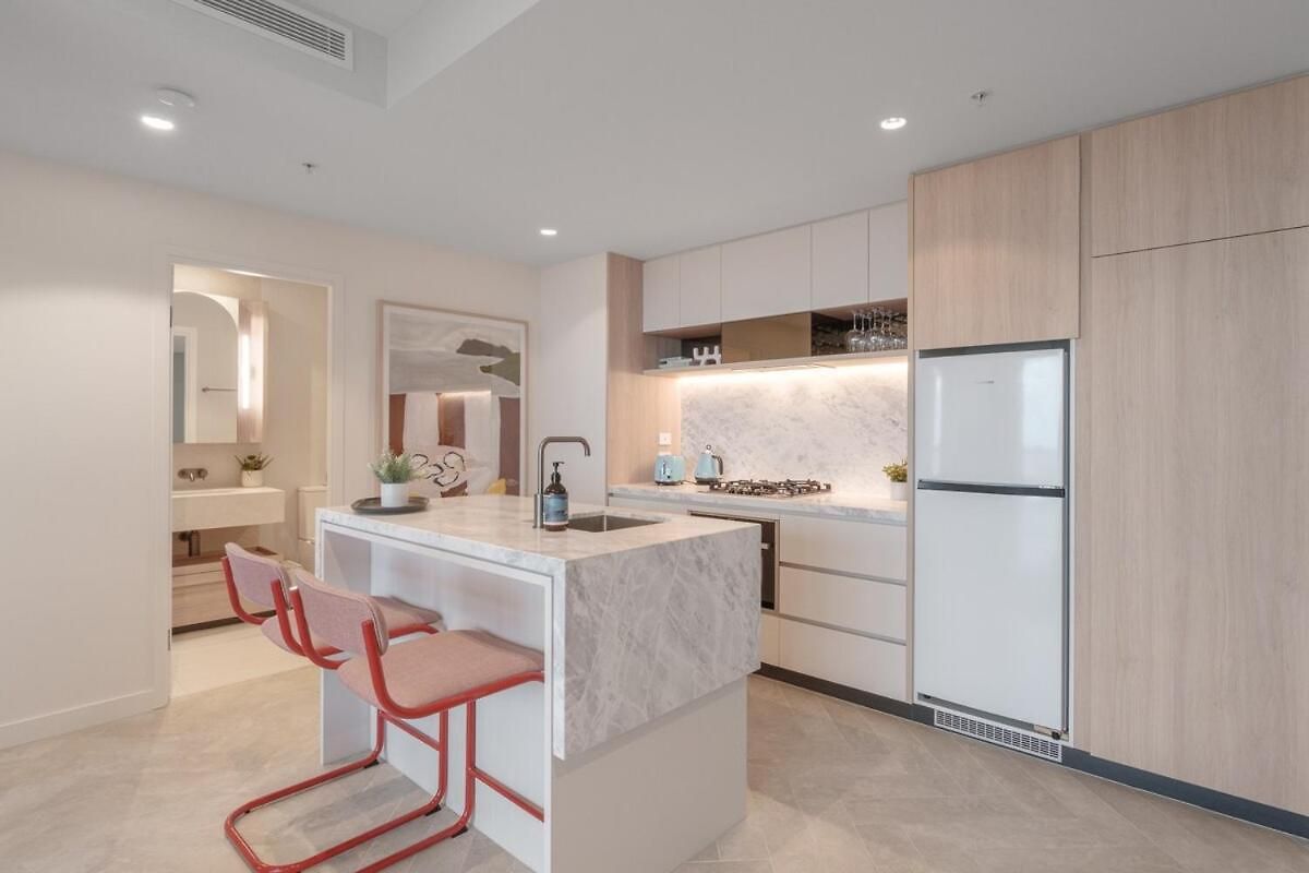Diamonds Are Forever 1bed-1bath-parking-views *