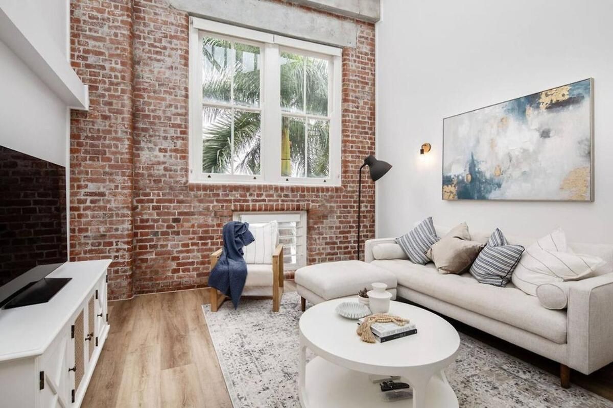 Woolstore Style - 2bed-2bath-1car - Teneriffe *