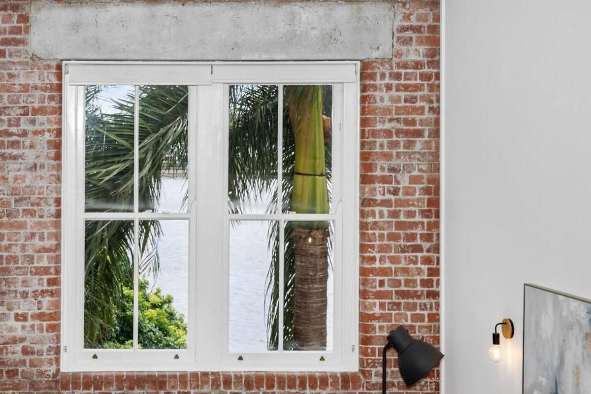 Apartment Woolstore Style - 2bed-2bath-1car - Teneriffe *