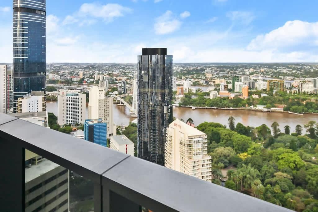 A Queens Wharf 3501 Apartment *