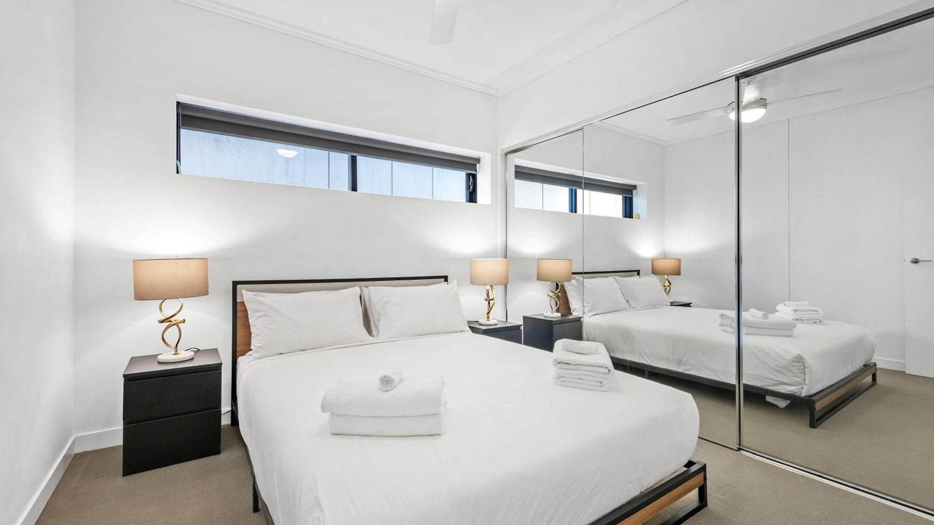Apartment Spacious Valley Pad In Street Precinct