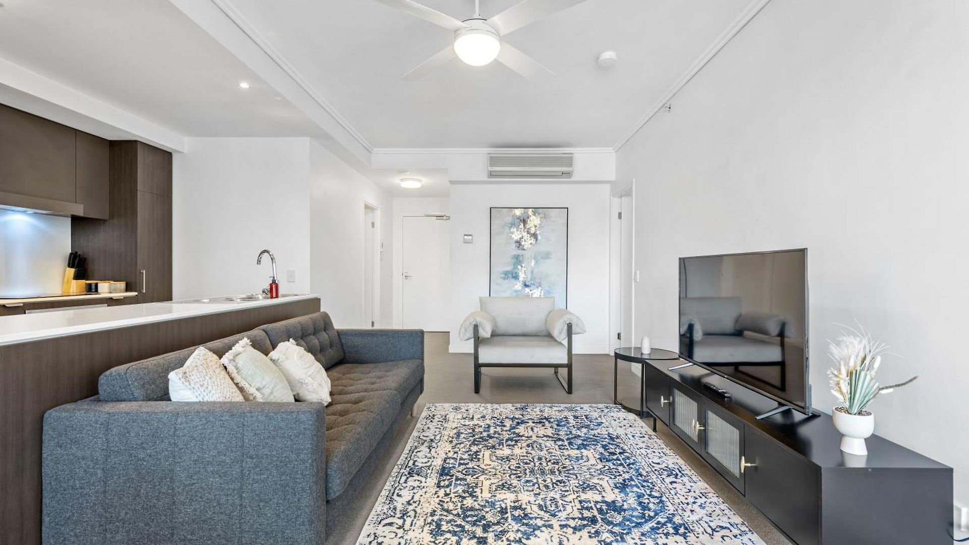 Spacious Valley Pad In Street Precinct * Brisbane