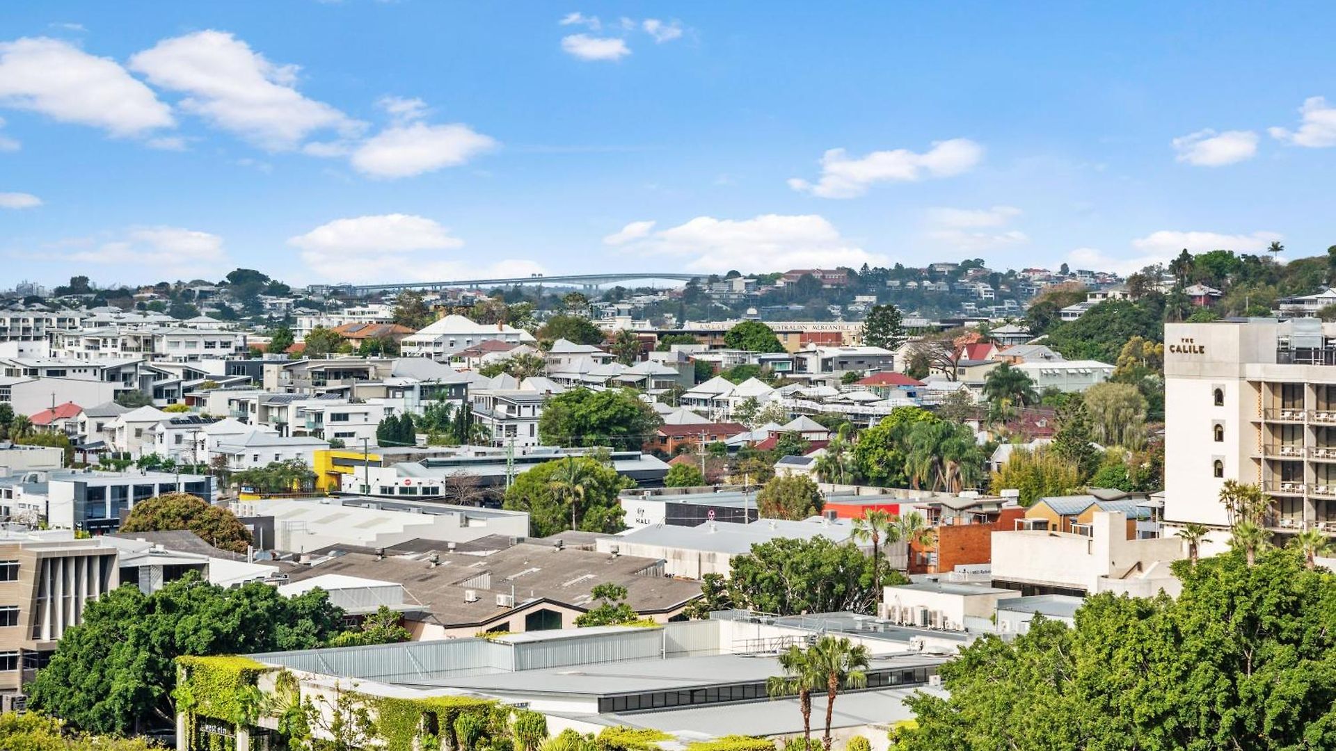 Spacious Valley Pad In Street Precinct Brisbane