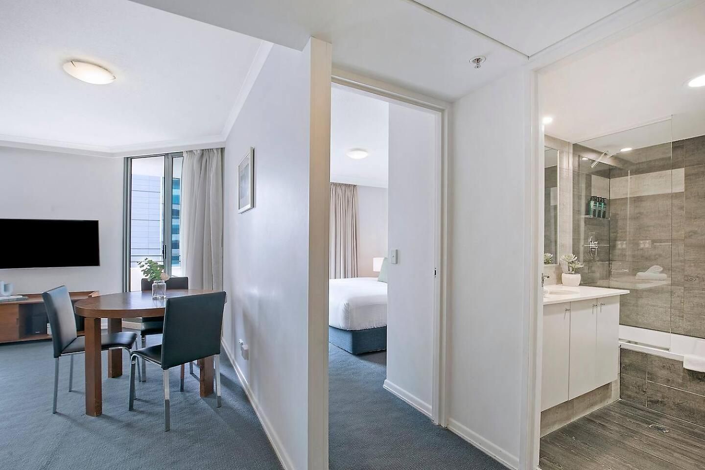 Charlotte's Poolside - Steps To Dining & Shops Apartment Brisbane