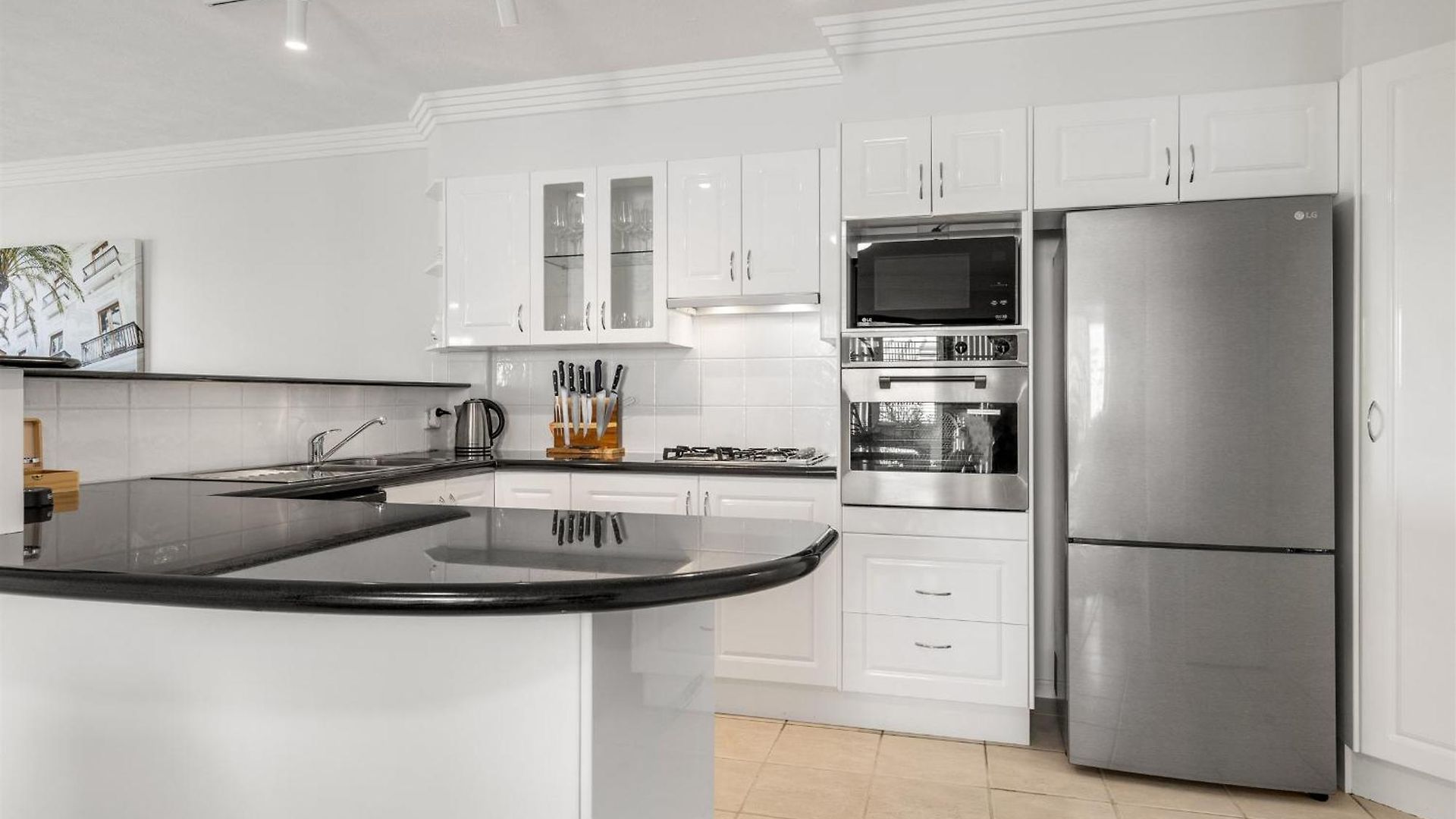 Oxlade Luxury Riverfront Apartment