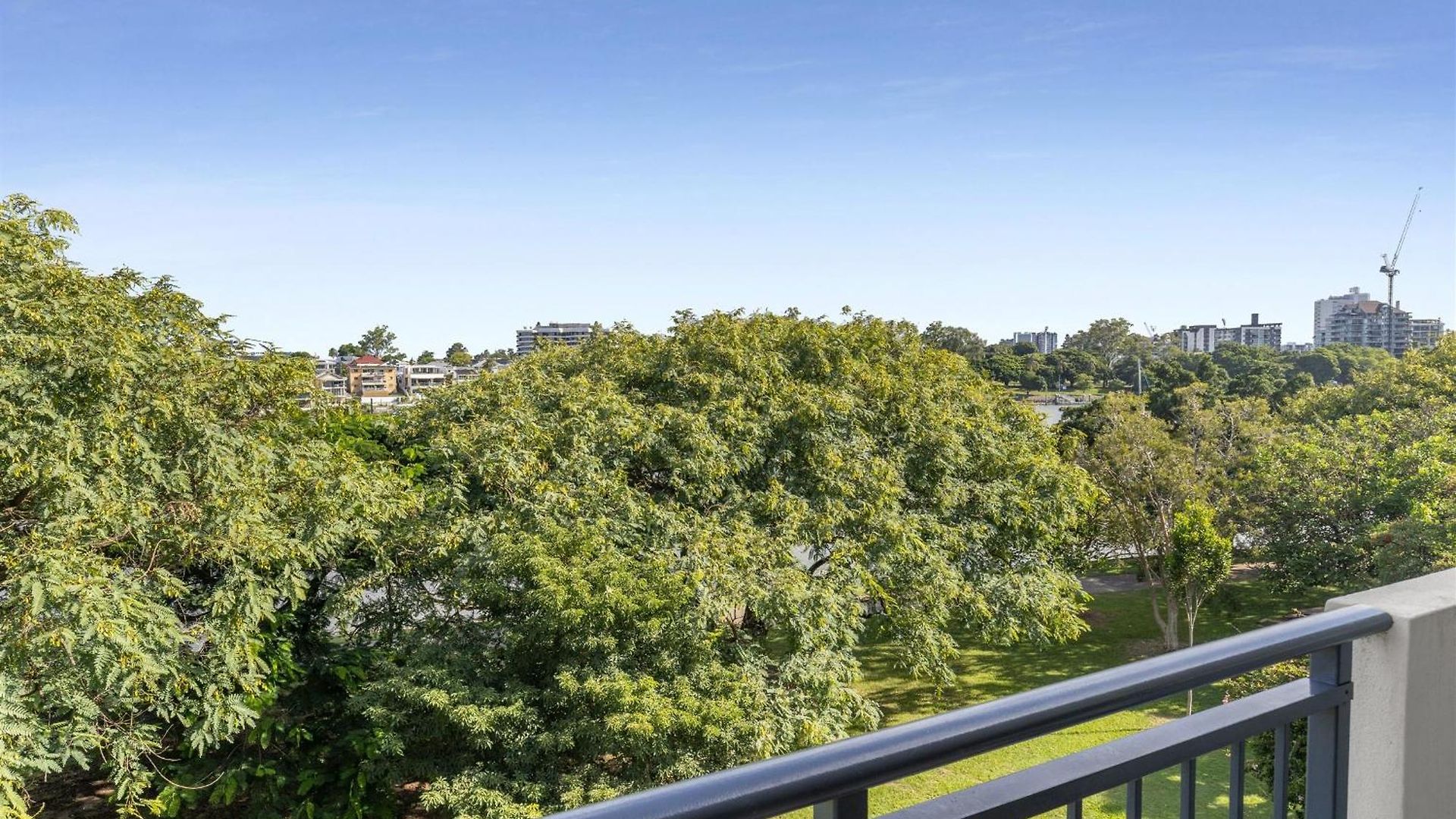 Apartment Oxlade Luxury Riverfront