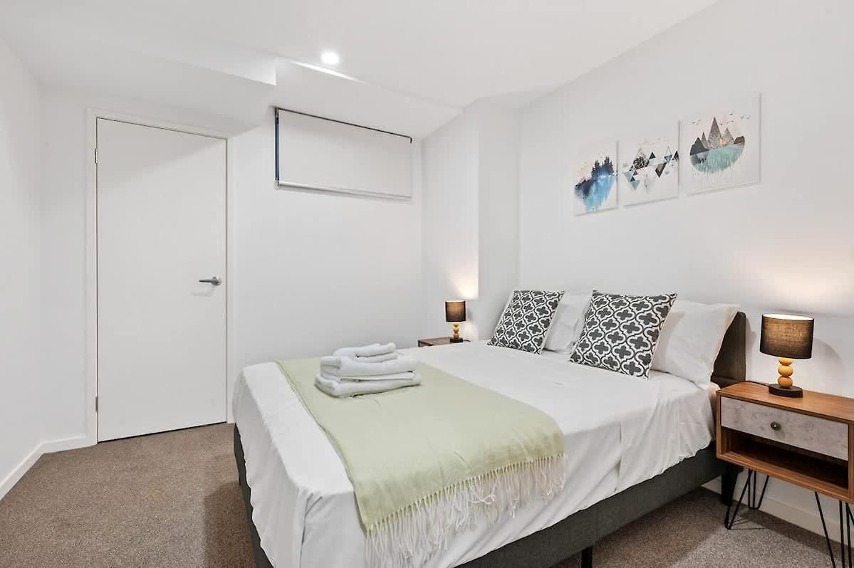 Modern 2beds 2baths At Sherwood With Paking Apartment *