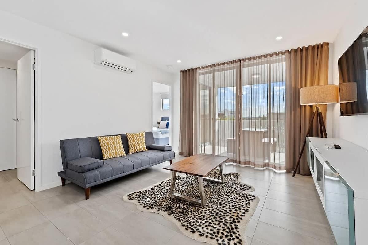 Modern 2beds 2baths At Sherwood With Paking Apartment