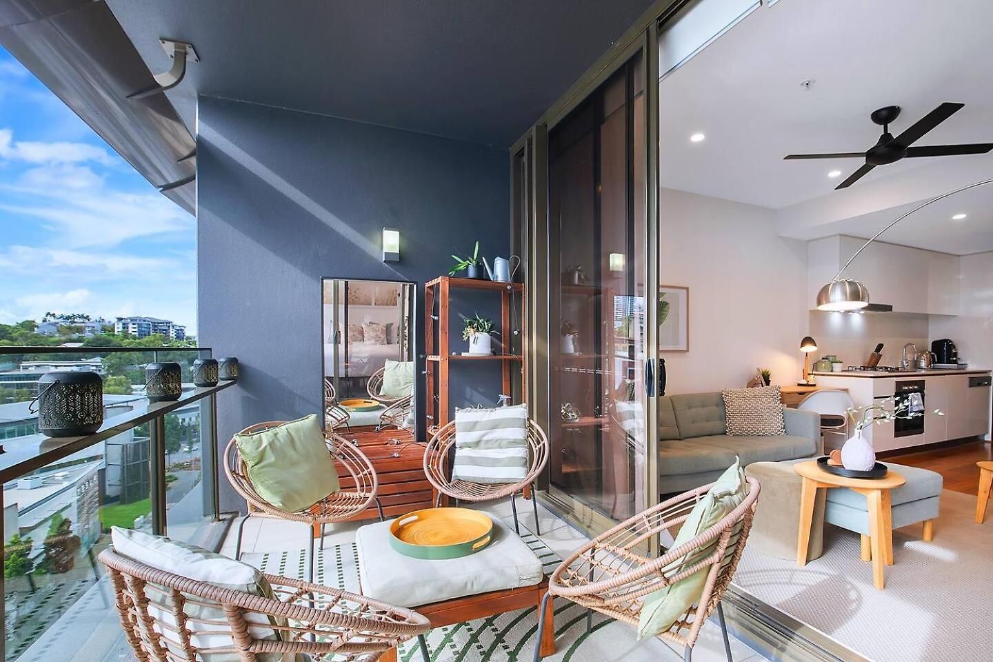 'sage Bloom' Elegant Newstead With Shared Pool Brisbane