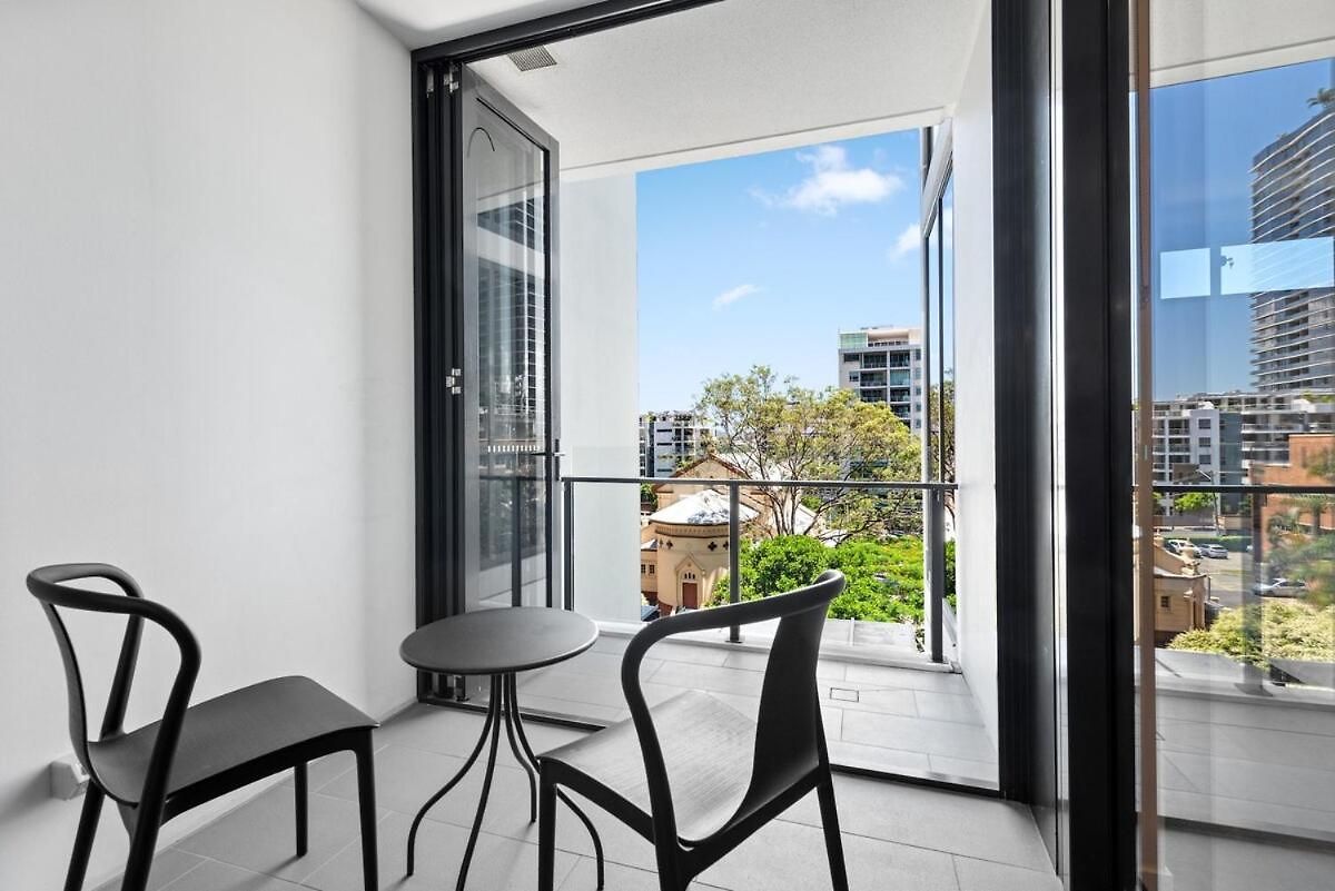 Apartment Resort-style Living - 1bed-1bath-1car *