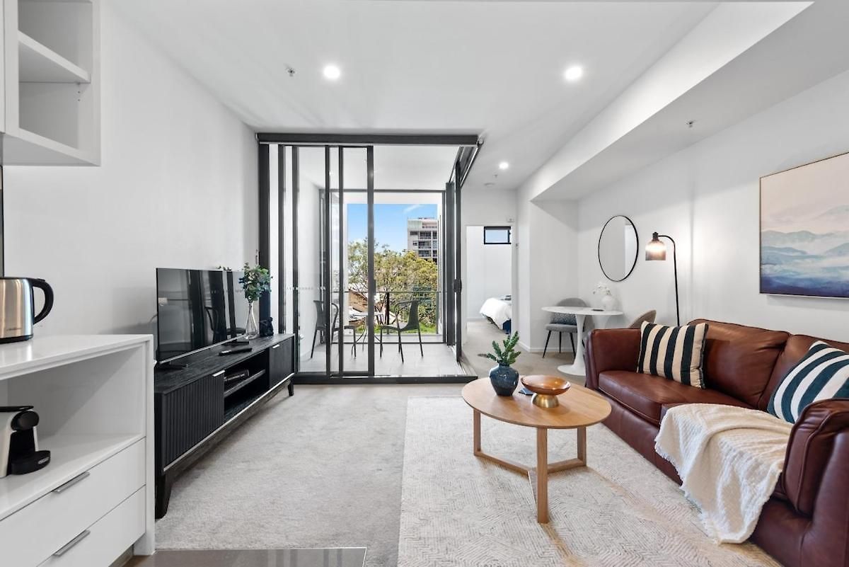 Resort-style Living - 1bed-1bath-1car * Brisbane