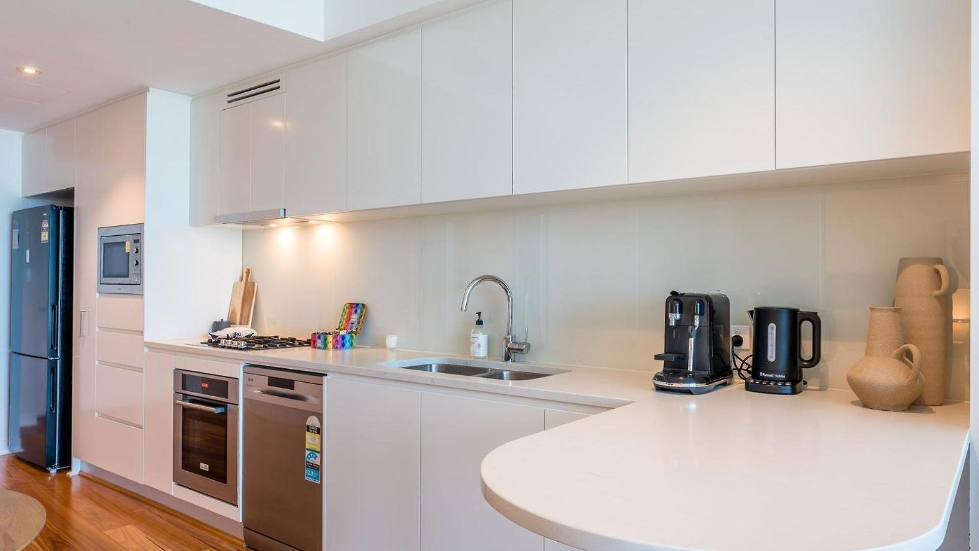 Apartment Skyline Serenity - Level 62 With Stunning Views! *