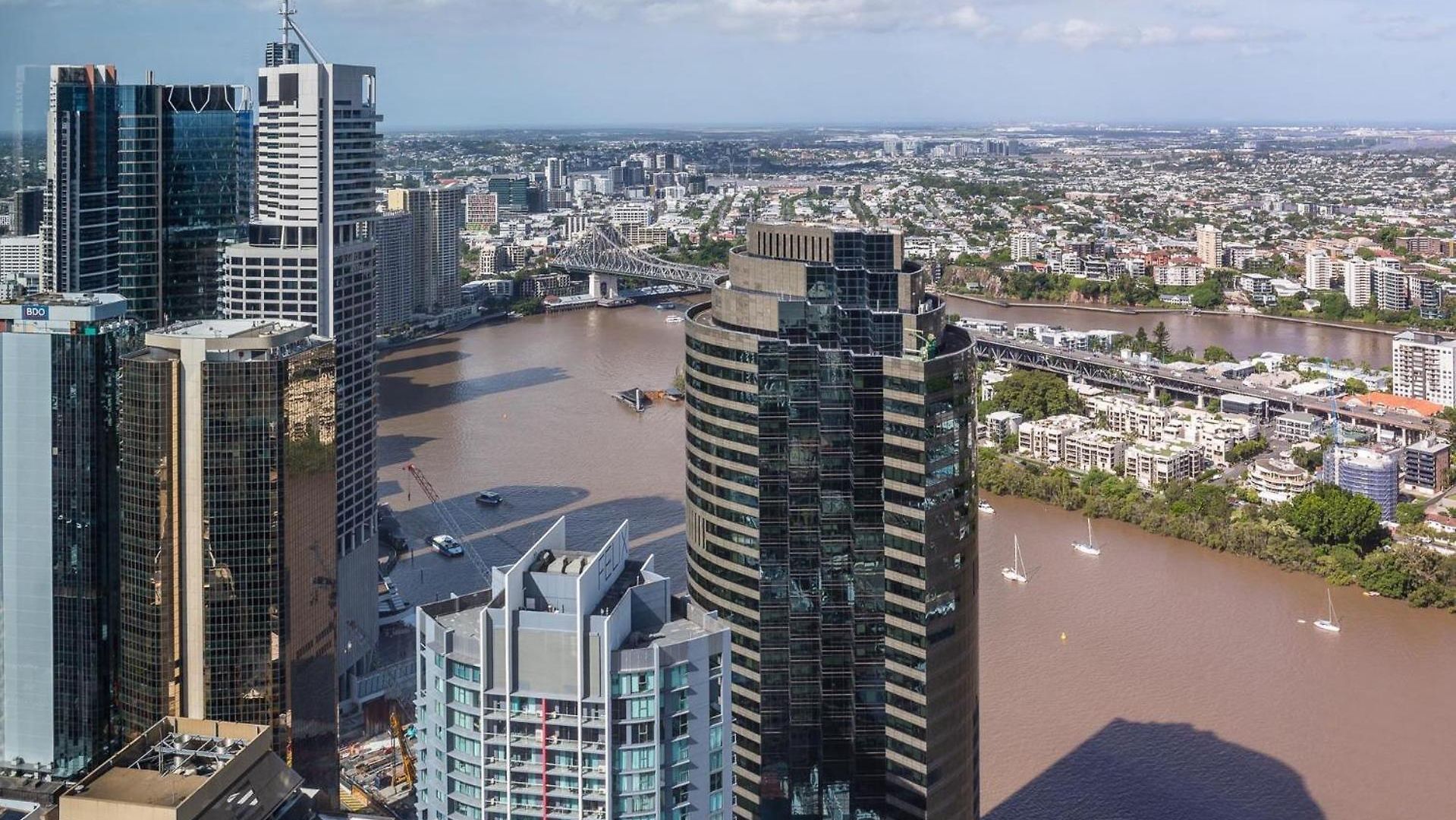 Skyline Serenity - Level 62 With Stunning Views!