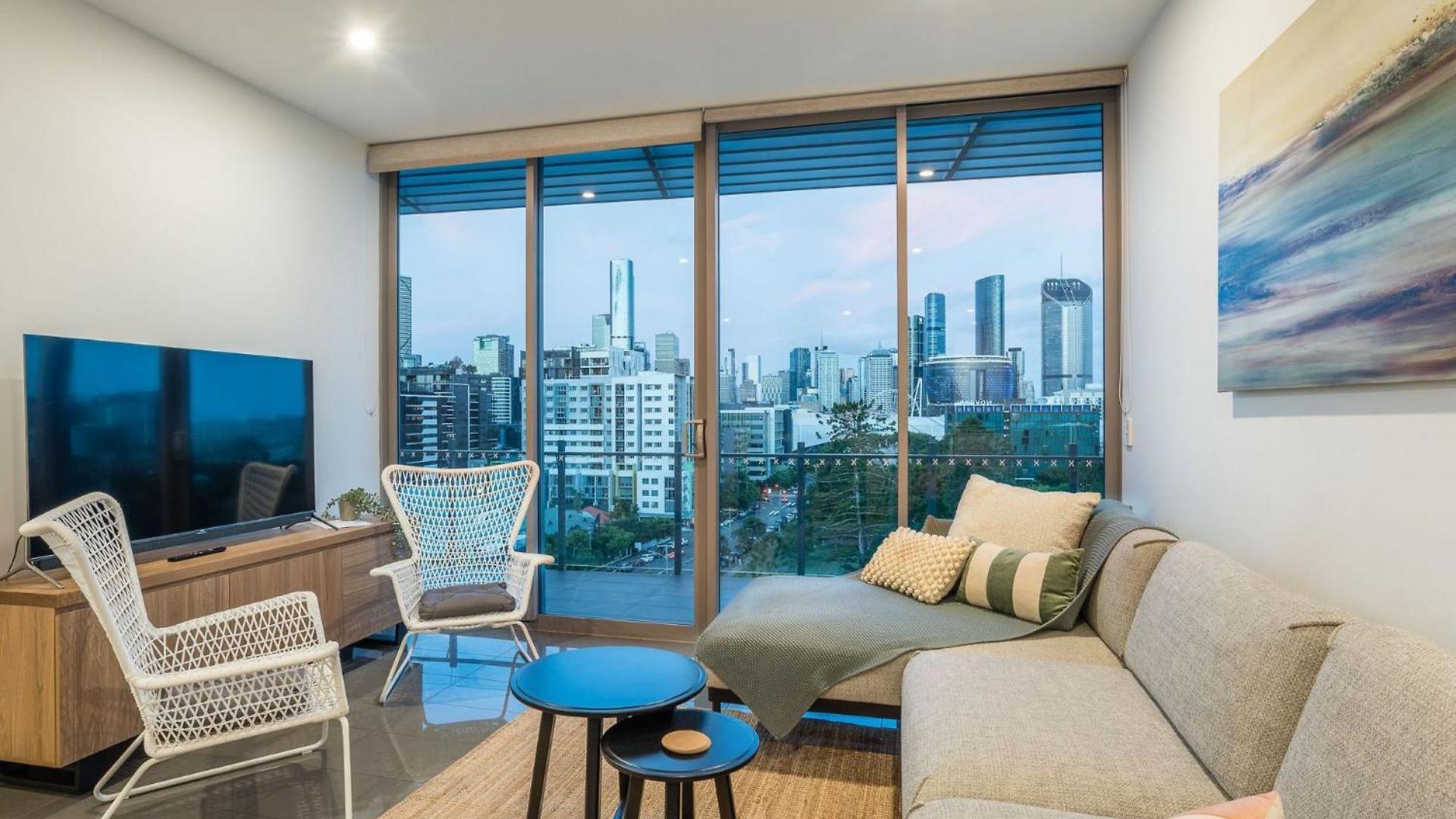 Russell St Retreat Stunning & Park Views