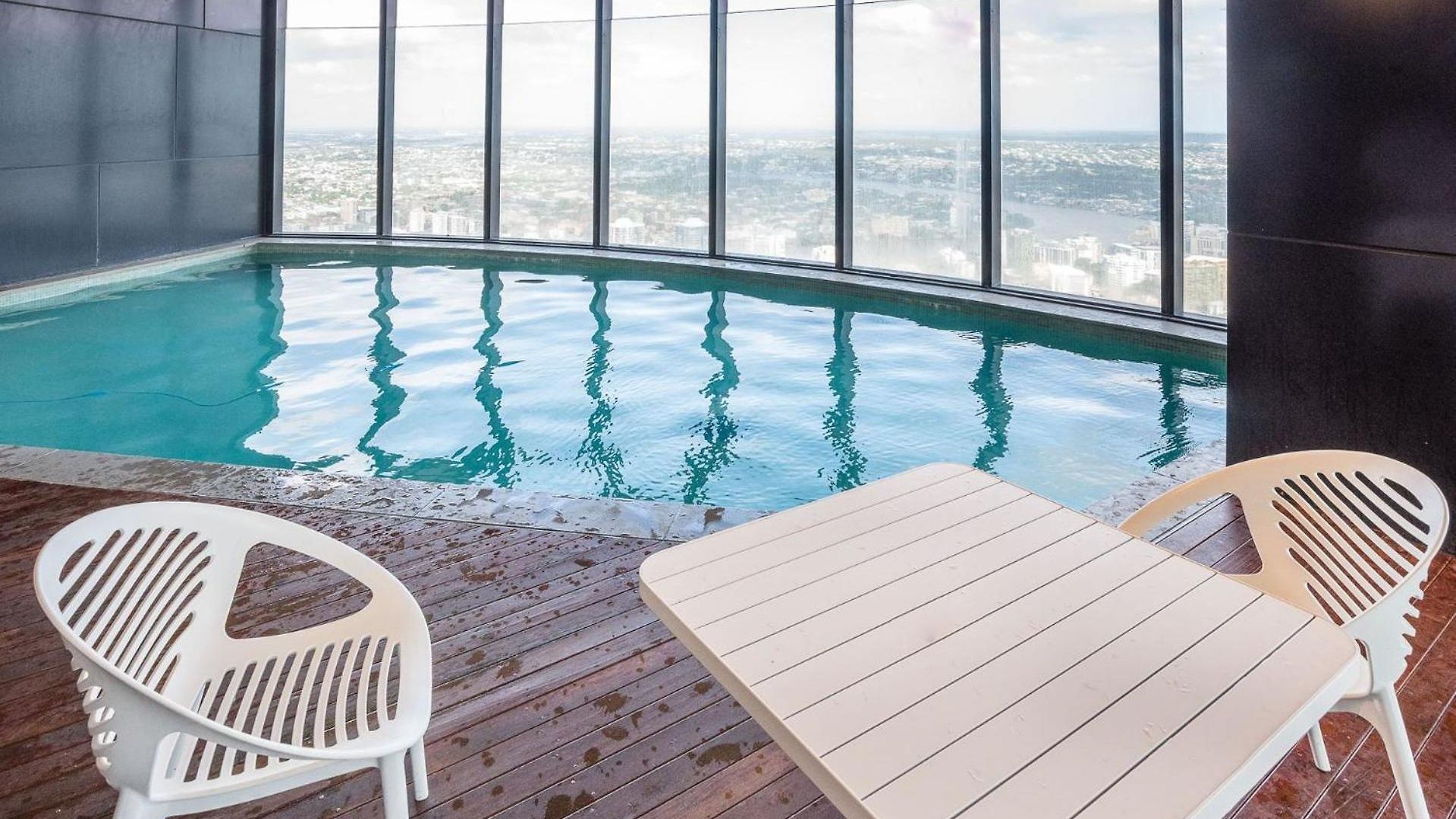 Skyline Serenity - Level 62 With Stunning Views! *