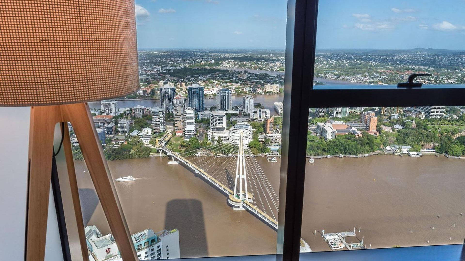Apartment Skyline Serenity - Level 62 With Stunning Views!